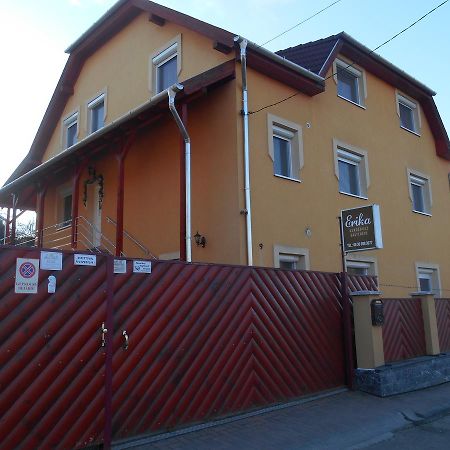 Erika Vendeghaz Otel Eğri Dış mekan fotoğraf