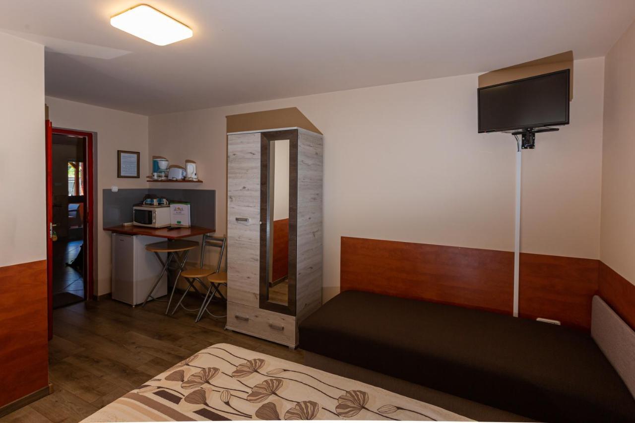 Erika Vendeghaz Otel Eğri Dış mekan fotoğraf