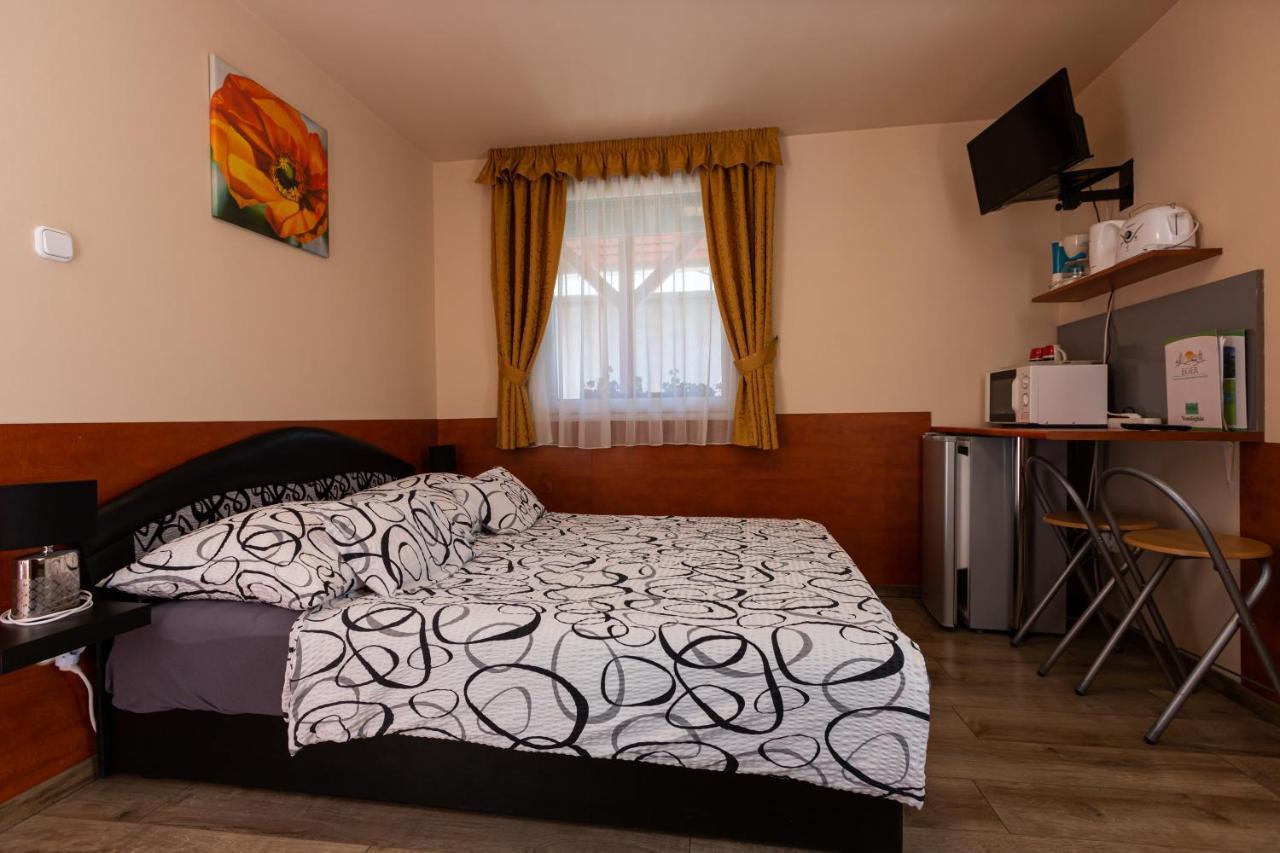 Erika Vendeghaz Otel Eğri Dış mekan fotoğraf