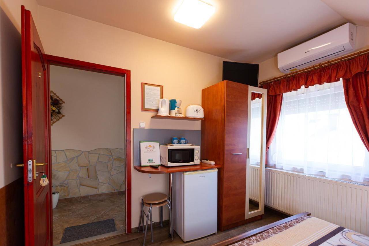 Erika Vendeghaz Otel Eğri Dış mekan fotoğraf