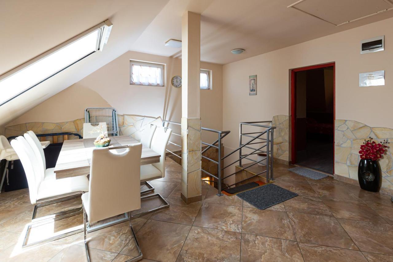 Erika Vendeghaz Otel Eğri Dış mekan fotoğraf
