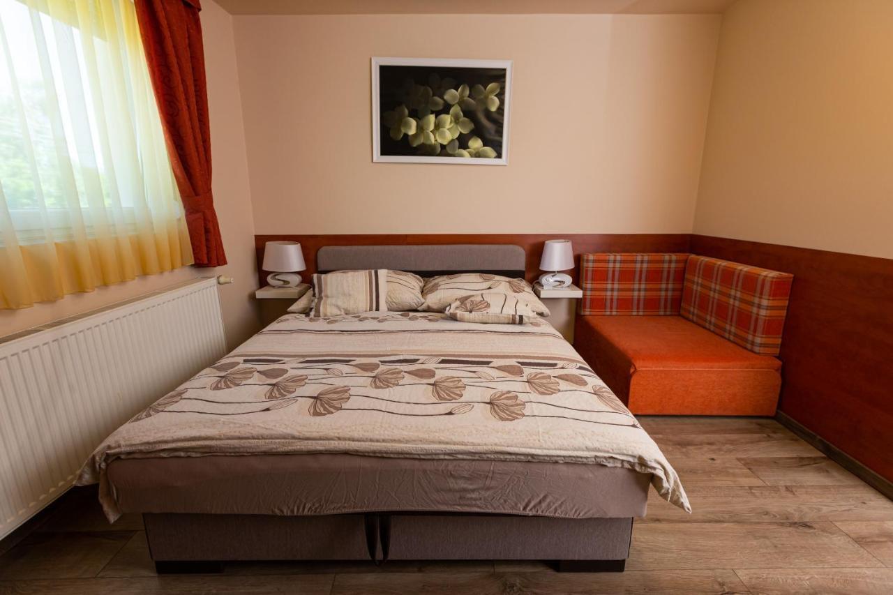 Erika Vendeghaz Otel Eğri Dış mekan fotoğraf