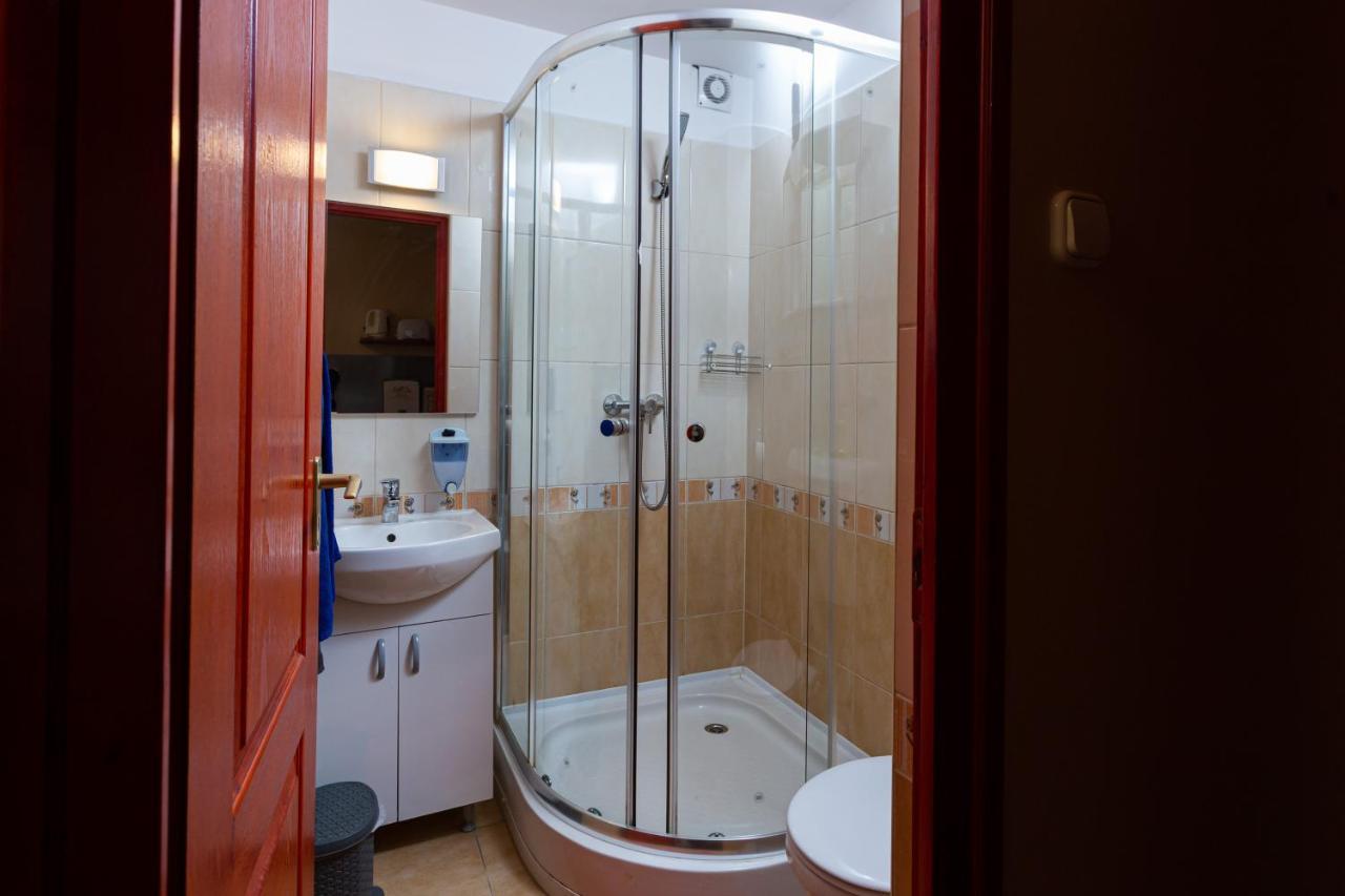 Erika Vendeghaz Otel Eğri Dış mekan fotoğraf