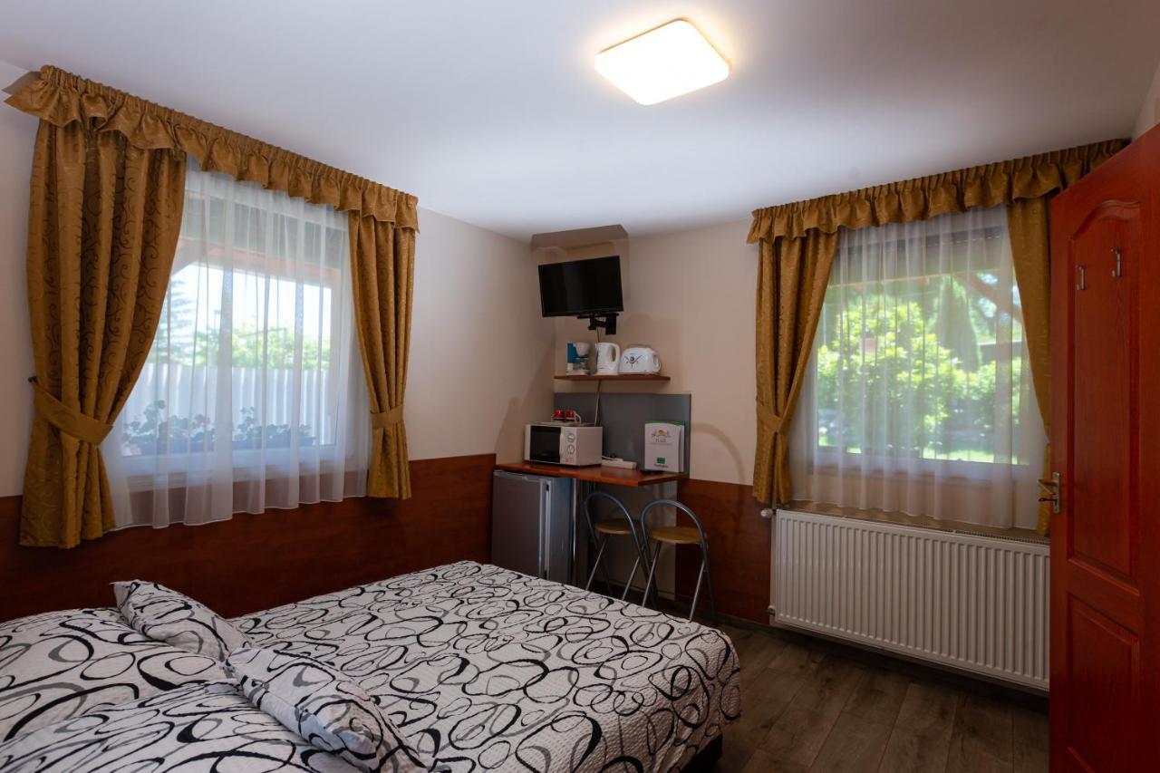 Erika Vendeghaz Otel Eğri Dış mekan fotoğraf