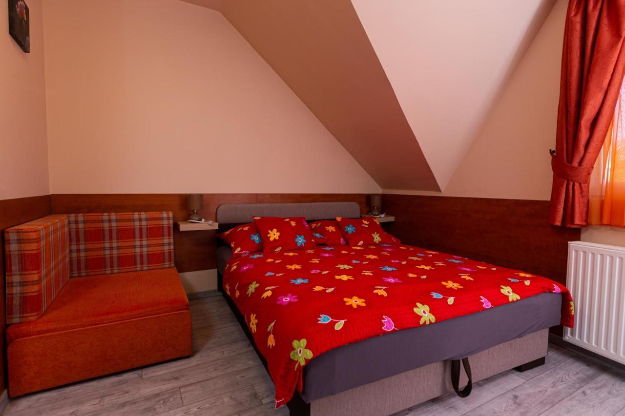 Erika Vendeghaz Otel Eğri Dış mekan fotoğraf