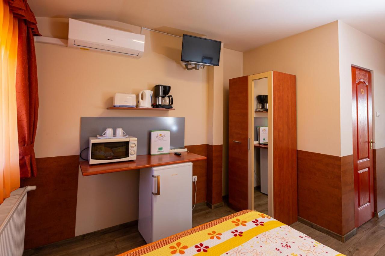 Erika Vendeghaz Otel Eğri Dış mekan fotoğraf