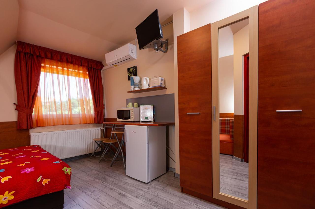 Erika Vendeghaz Otel Eğri Dış mekan fotoğraf