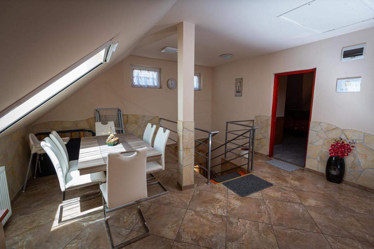 Erika Vendeghaz Otel Eğri Dış mekan fotoğraf