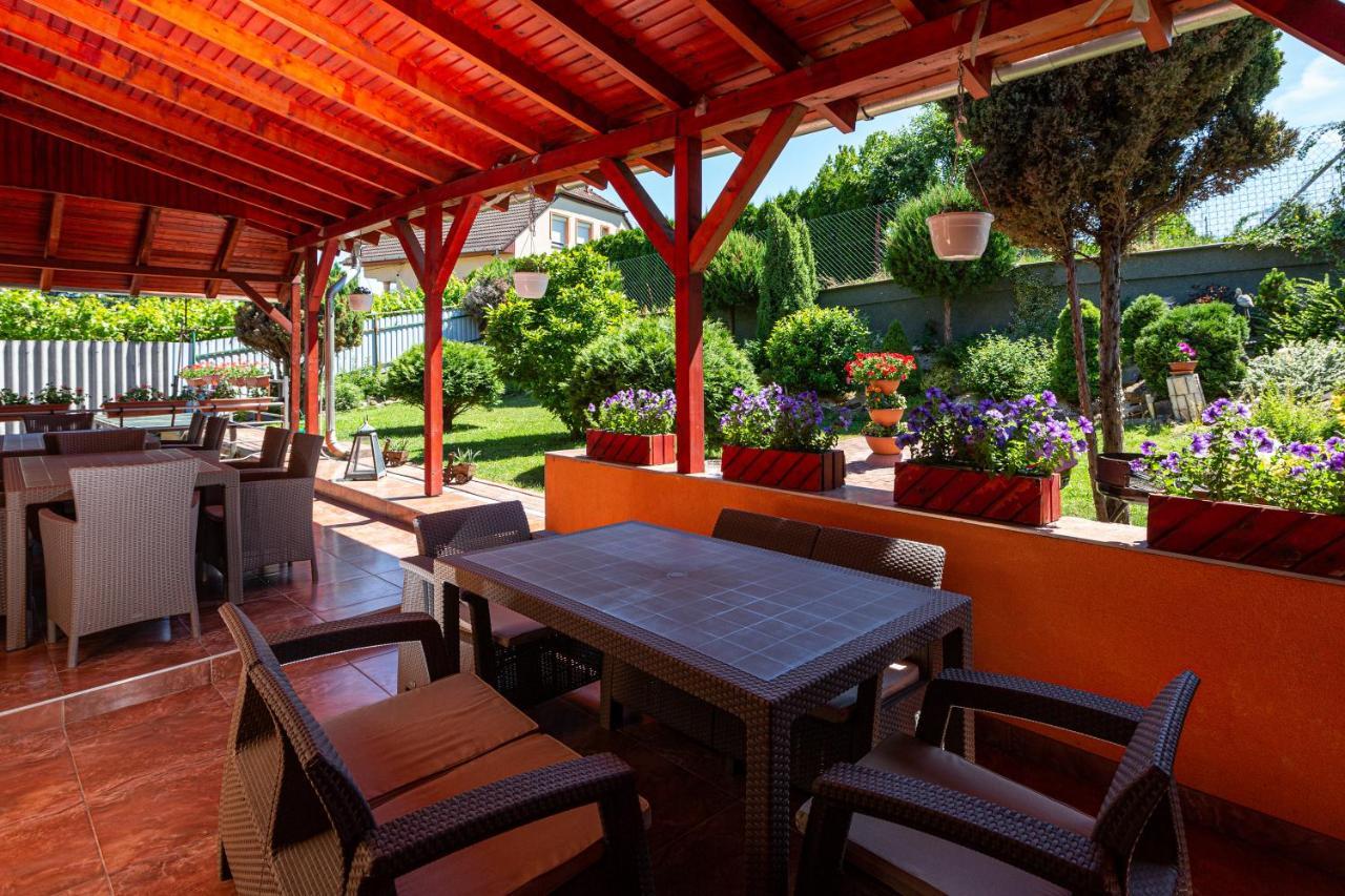 Erika Vendeghaz Otel Eğri Dış mekan fotoğraf