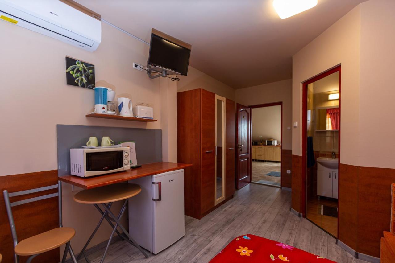 Erika Vendeghaz Otel Eğri Dış mekan fotoğraf