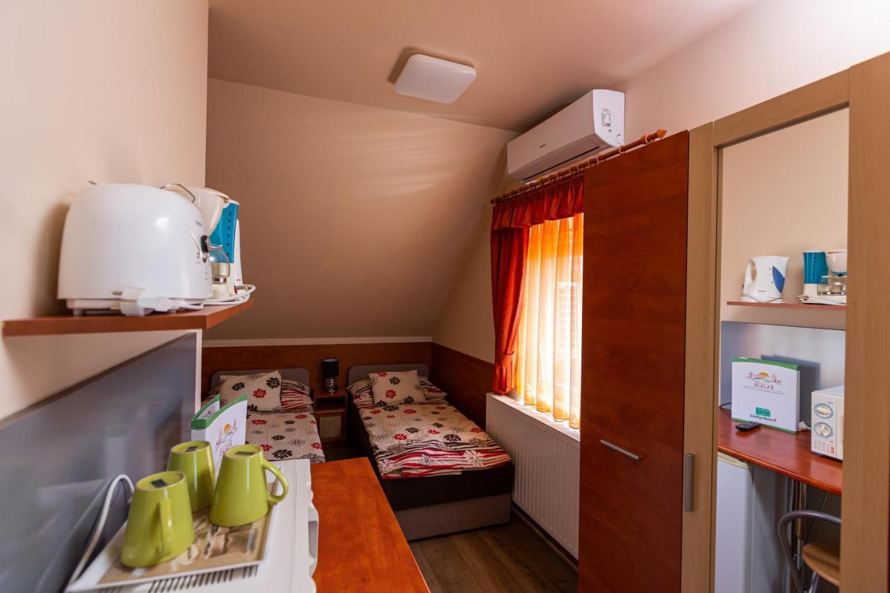 Erika Vendeghaz Otel Eğri Dış mekan fotoğraf