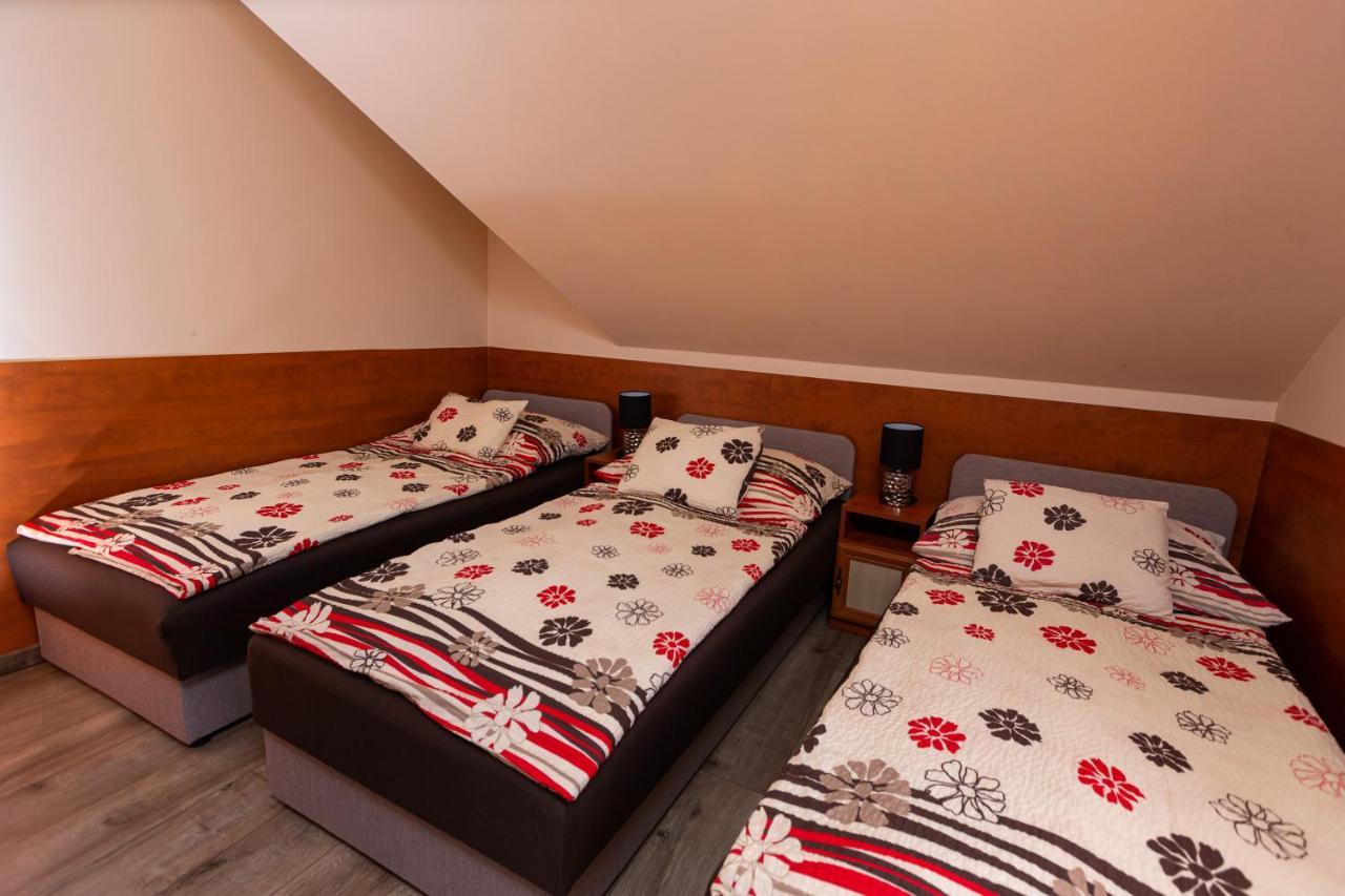 Erika Vendeghaz Otel Eğri Dış mekan fotoğraf