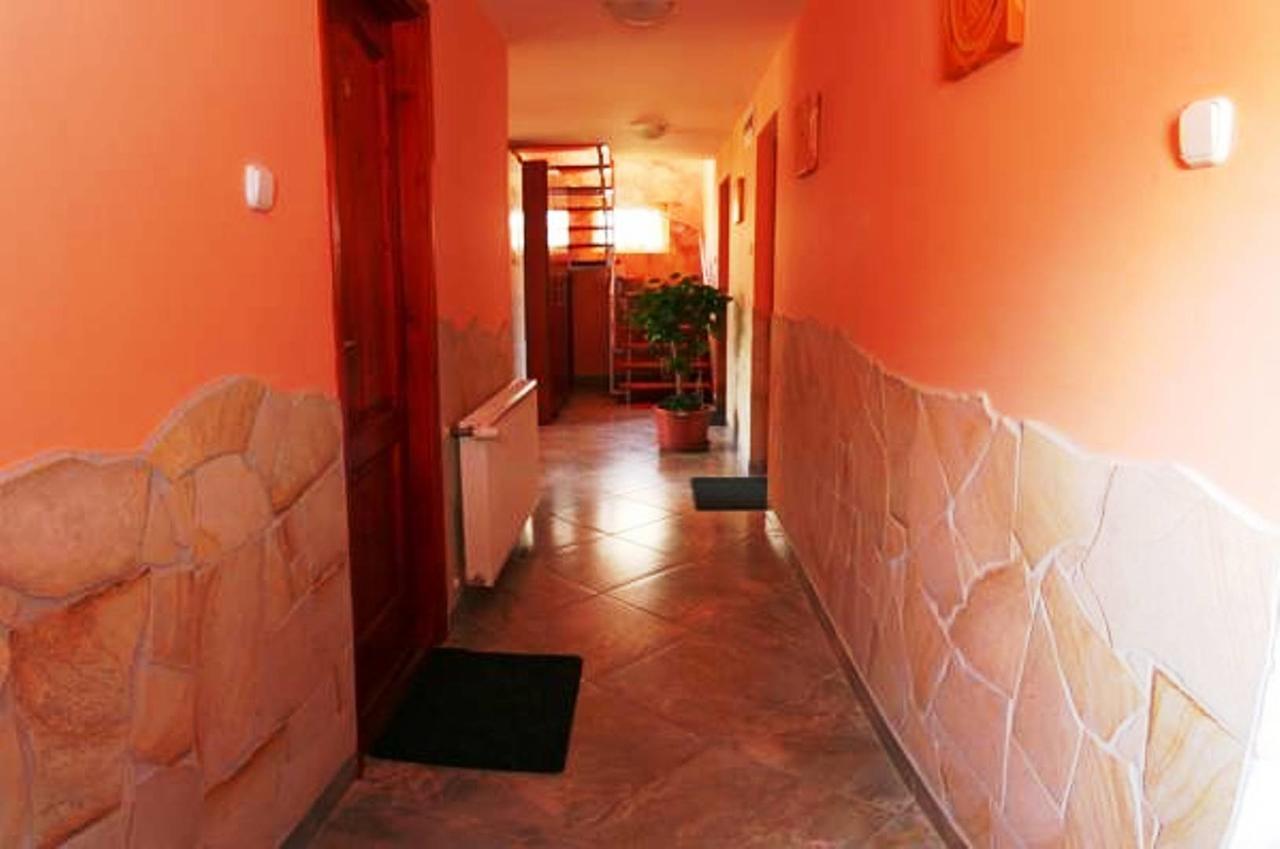 Erika Vendeghaz Otel Eğri Dış mekan fotoğraf