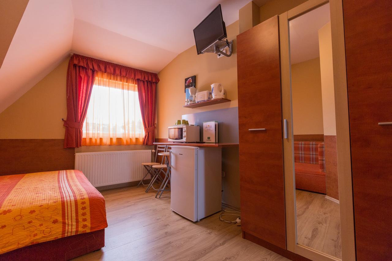 Erika Vendeghaz Otel Eğri Dış mekan fotoğraf